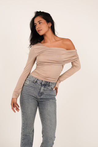 One shoulder top geplooid taupe - Kyra