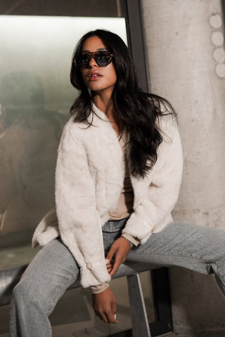 Faux fur jas met details creme - Bobby