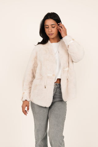 Faux fur jas met details creme - Bobby