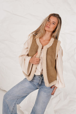 Fluffy gilet suedelook camel - Crystal