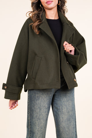 Korte trenchcoat met vlindermouw groen - Cassie