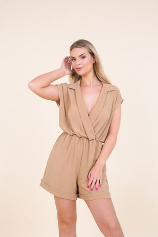 Playsuit dames met stretch en v-hals camel